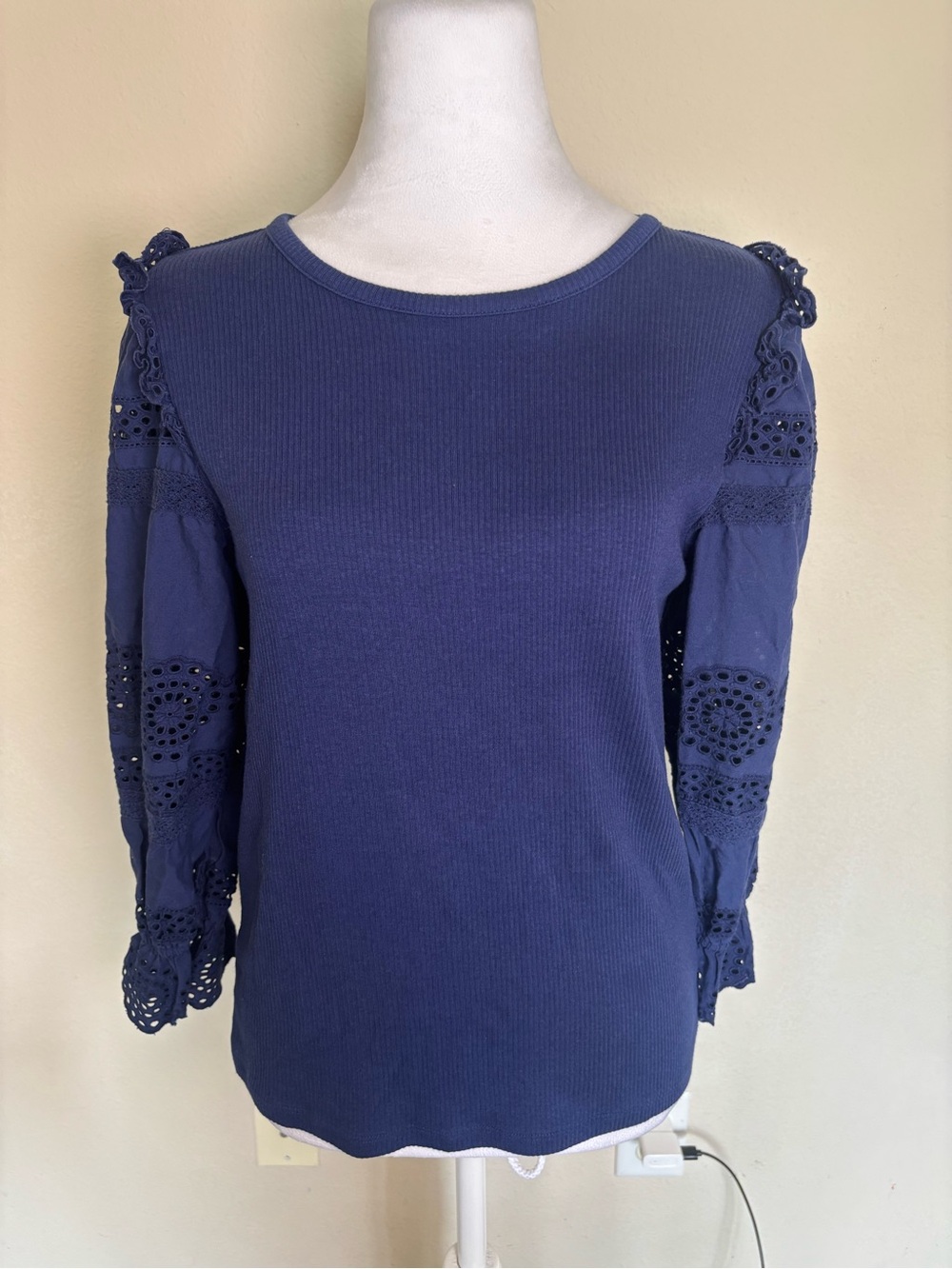 J CREW Women’s Blue Ribbed Knit Crew Neck Eyelet Ruffle Long Sleeve Top M